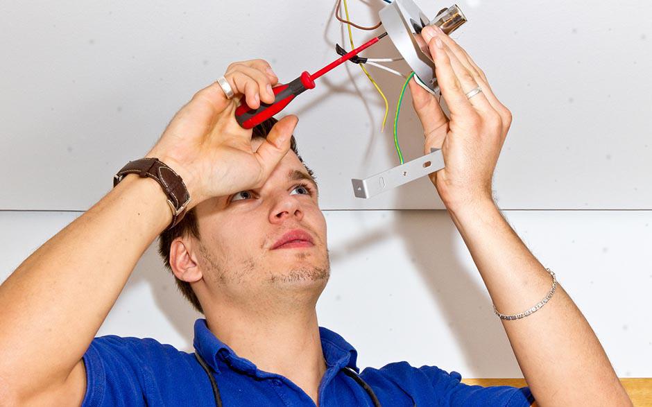 électricien de maintenance Menucourt