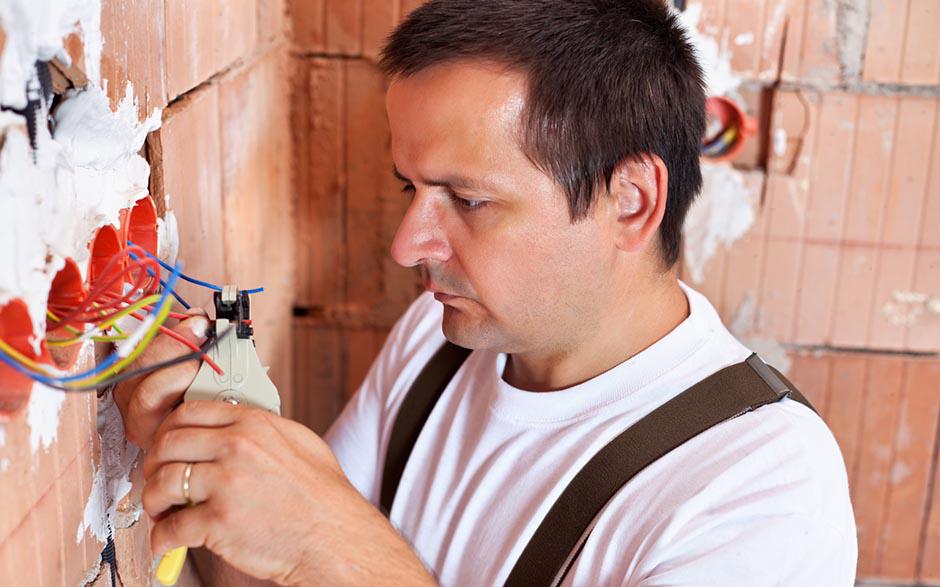 électricien de maintenance Menucourt